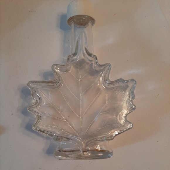 Canadian Maple Leaf Shape Clear Glass Syrup Bottle with Lid Embossed Empty - Picture 5 of 7